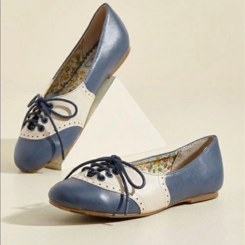 Retro Bettie Paige Oxford Flats | Blue & Cream